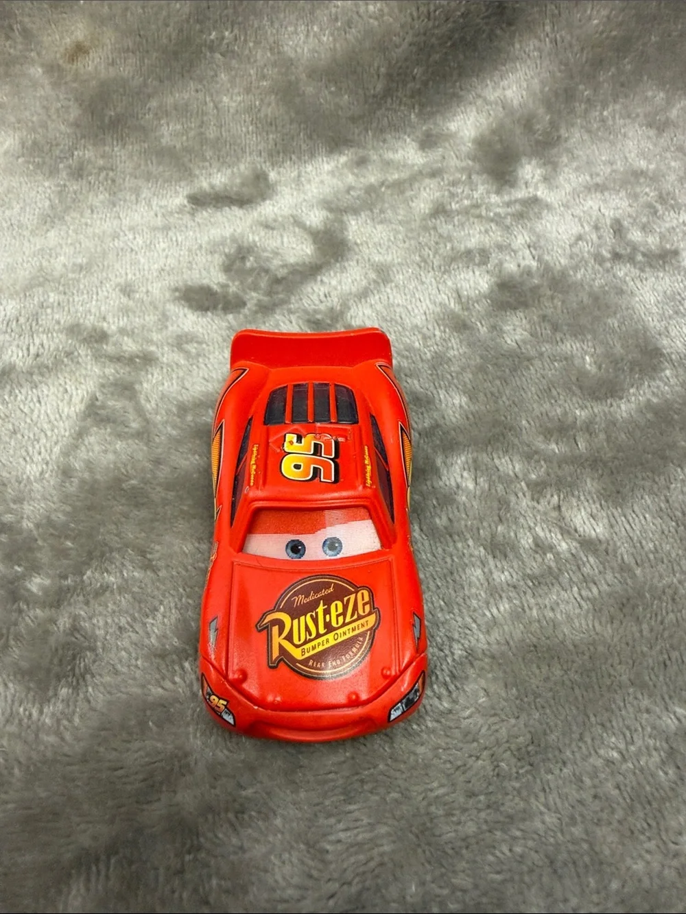 Disney Pixar Cars - DIRT TRACK LIGHTNING MCQUEEN LENTICULAR Eyes - 1:55 Diecast